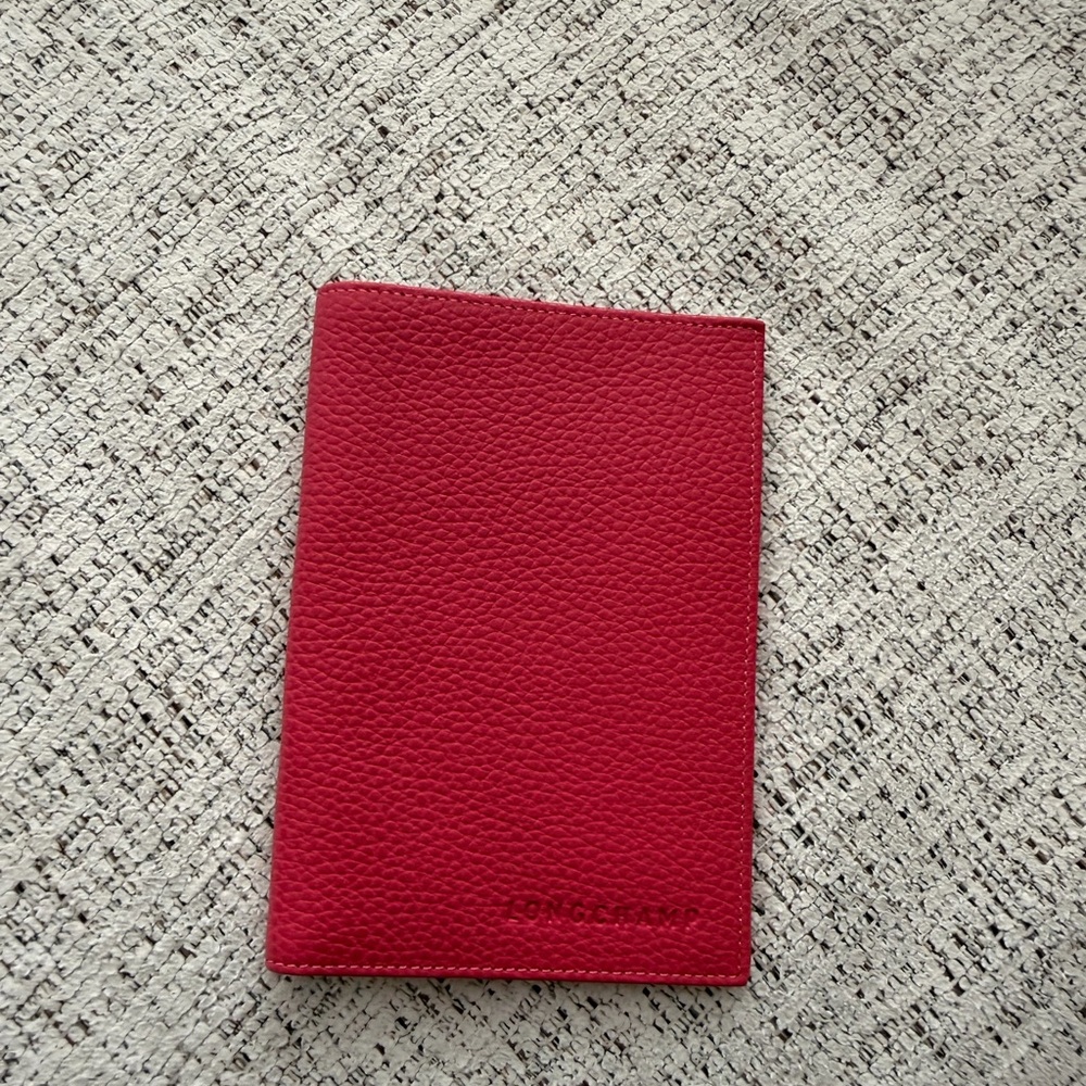NWOT Longchamp Pebbled Leather Passport Cover